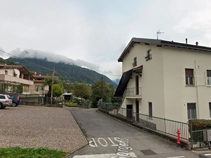 Appartamento trilocale in affitto in Via Gorgotto, Gravedona ed Uniti