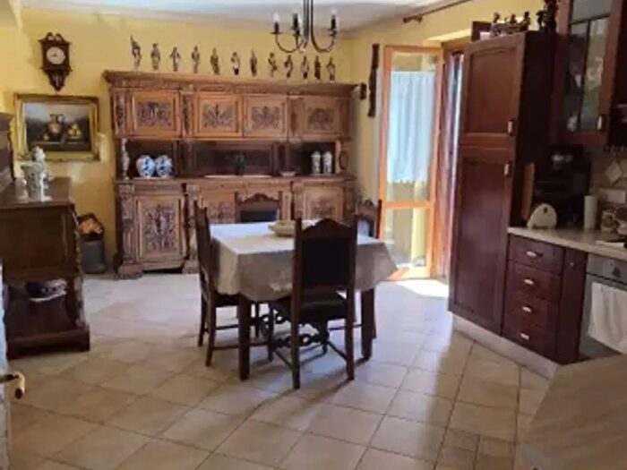 Casa con 6 locali in vendita in Via Archimede, Trecastagni