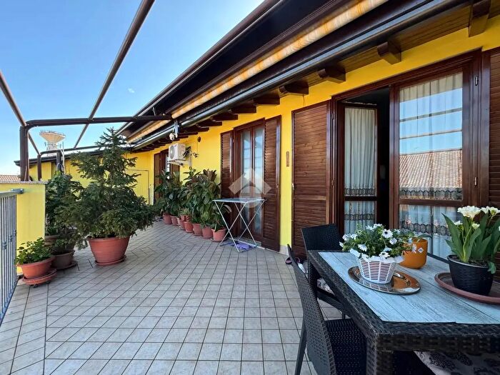 Appartamento trilocale in vendita in Via Leopardi, Vailate