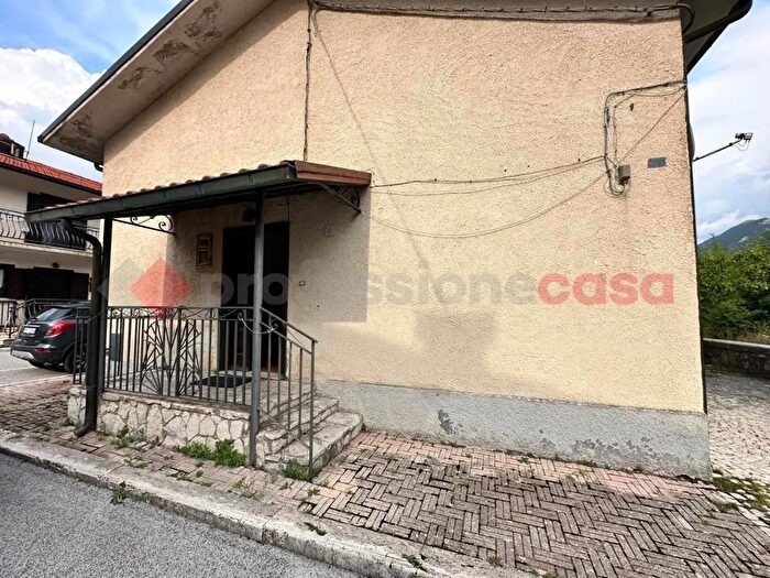 Casa con 5 locali in vendita in Sr, Pescasseroli