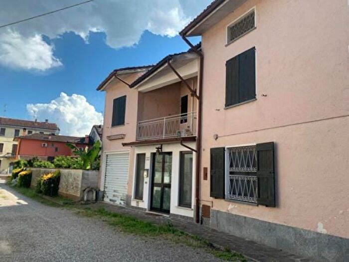 Casa trilocale in vendita in Via XXV Aprile Chign, Chignolo Po
