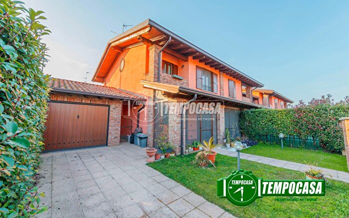 Casa quadrilocale in vendita in Via della Garzette, Vidigulfo