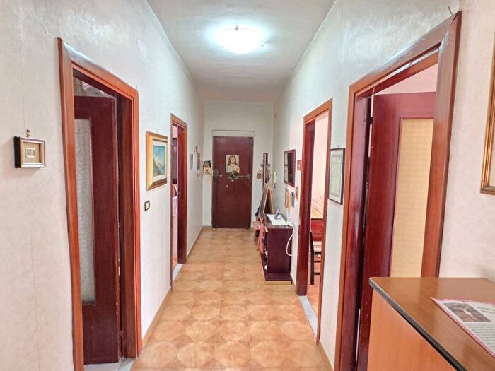 Appartamento trilocale in vendita in Via Augusto Righi, Bagnoli, Napoli