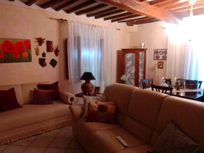 Casa con 7 locali in vendita in Via Andrea di Mino, Palaia