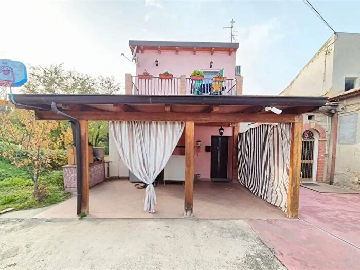 Casa con 5 locali in vendita in Via Roma, Giuliano Teatino