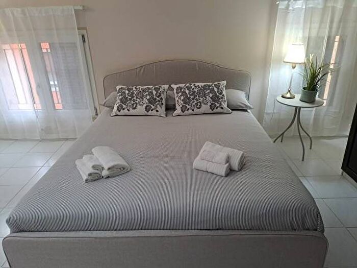 Casa monolocale in affitto in Via Giambattista Borghesi, Centro Storico, Parma