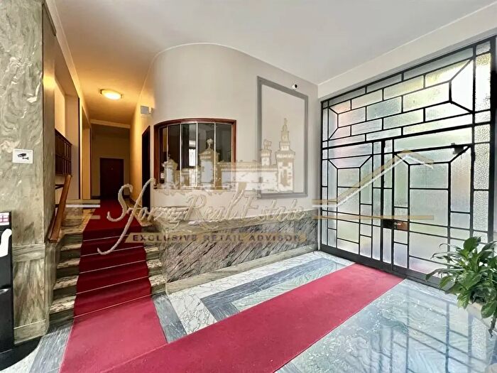 Appartamento trilocale in affitto in Via degli Scipioni, Milano