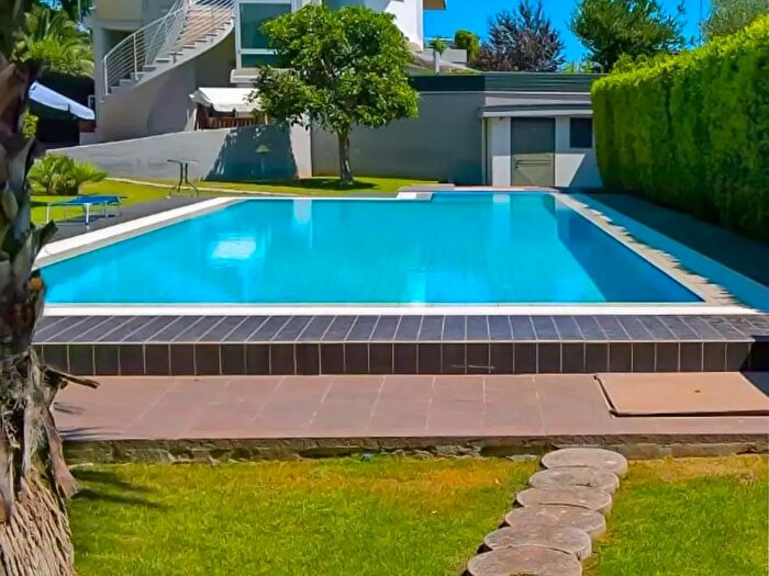 Appartamento con 5 locali in vendita in Strada Vassallo, Bari