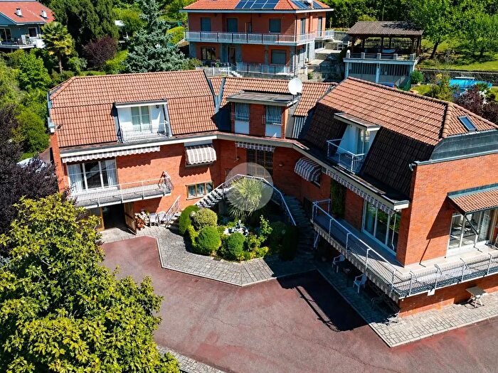 Casa con 11 locali in vendita in Via Chiaberge, Val Della Torre