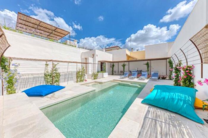 Casa con 6 locali in vendita in Via P P Corciulo, Salve