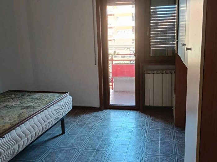 Appartamento trilocale in affitto in Viale Ammiraglio Del Bono, Ostia Levante, Roma