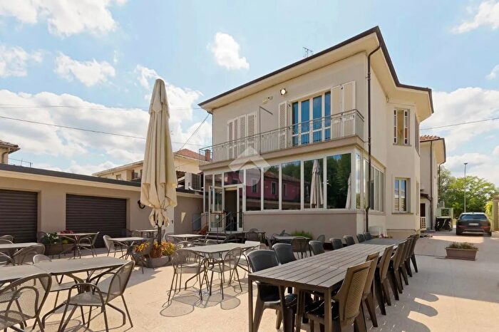 Casa con 15 locali in vendita in Via Bisalta, Savigliano