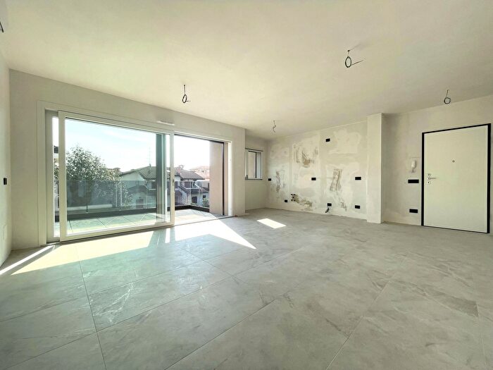 Appartamento trilocale in vendita in Via Gaiada, Beregazzo Con Figliaro