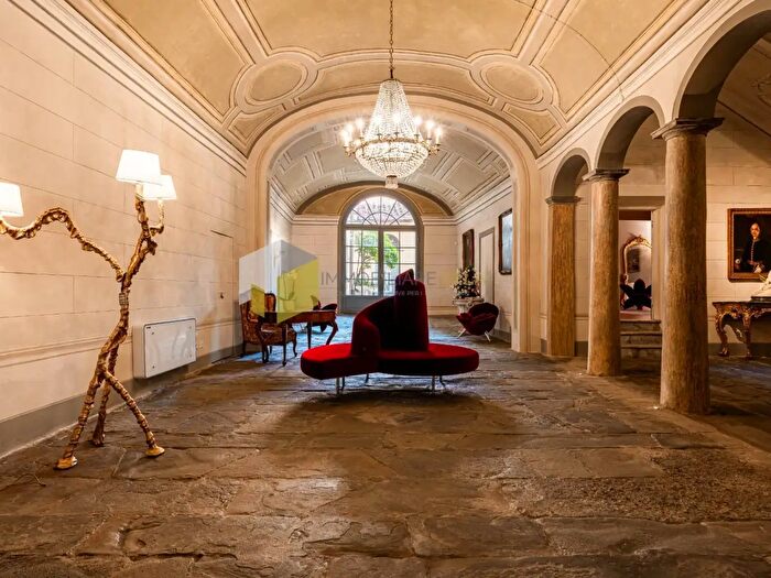 Appartamento con 9 locali in vendita in Santa Maria, Pisa