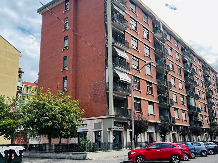 Appartamento bilocale in vendita in Via Albenga, Torino