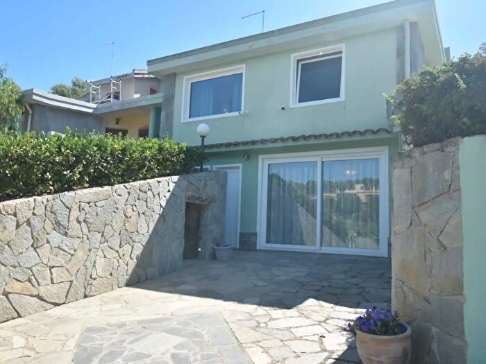 Casa con 8 locali in vendita in Niu Crobu, Quartu Sant'Elena