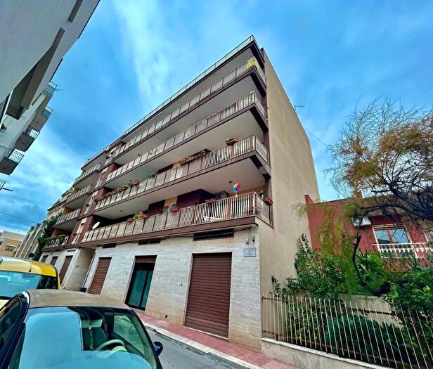 Appartamento con 5 locali in vendita in Indirizzo Via Vito Luciani, Acquaviva Delle Fonti