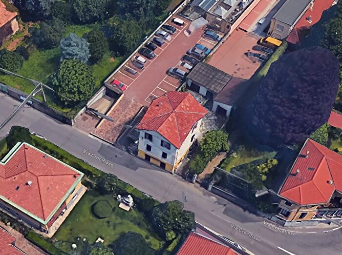 Appartamento bilocale in affitto in Via Crocifisso, Centro, Tradate