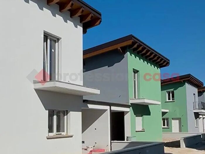 Case in Vendita e in Affitto - 3