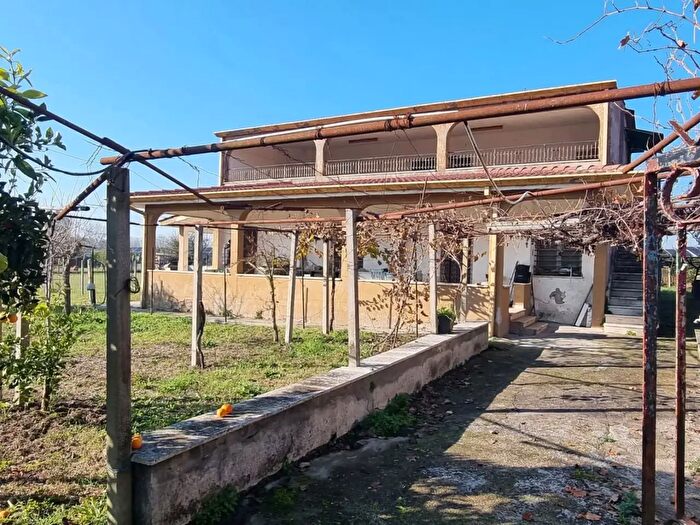 Casa con 5 locali in vendita in Via Serio, Aprilia