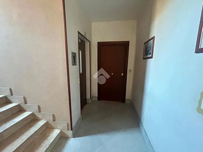 Appartamento trilocale in vendita in Via Aloisio Juvara, Palermo