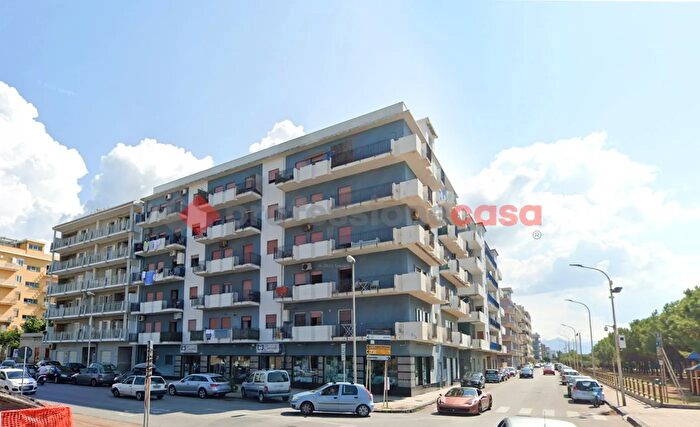 Appartamento trilocale in vendita in Piazza San Papino, Milazzo