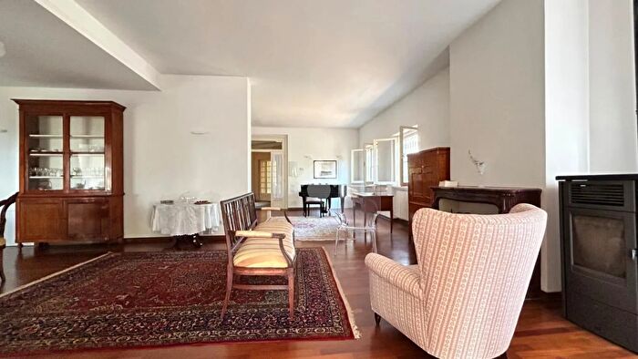 Casa con 11 locali in vendita in Strada Comunale Villa Conti, Civitanova Marche