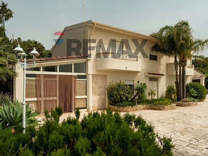 Casa con 6 locali in vendita in Interno Crocca, Favara