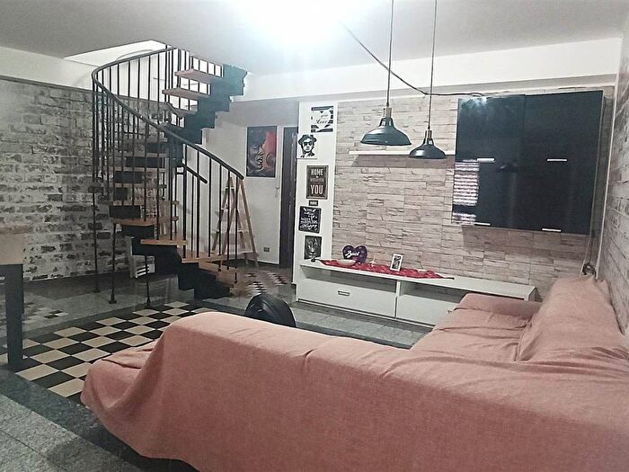 Appartamento quadrilocale in affitto in Via Trieste, Centro Storico, Reggio Calabria