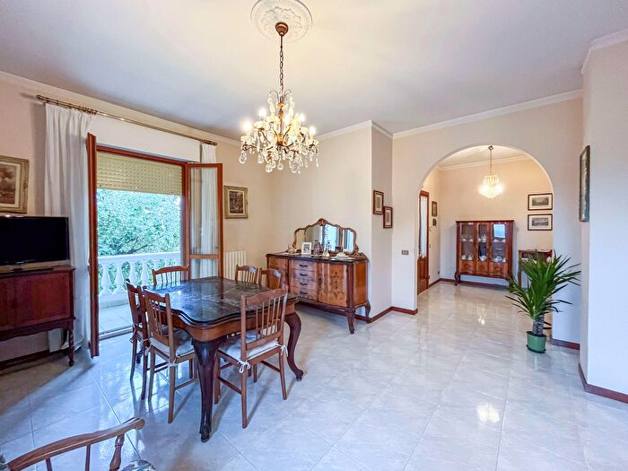 Appartamento con 6 locali in vendita in Via Santa Maria B, Monsano