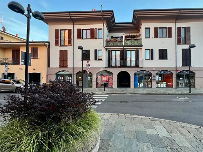 Appartamento bilocale in vendita in Via Vittorio Emanuele II, Calusco DAdda