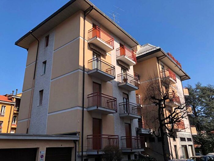Appartamento trilocale in affitto in Via Giovanni Canetta, SantAmbrogio, Varese
