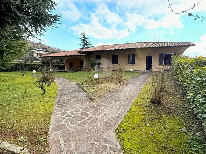 Casa con 8 locali in vendita in Via Leonardo, Botticino