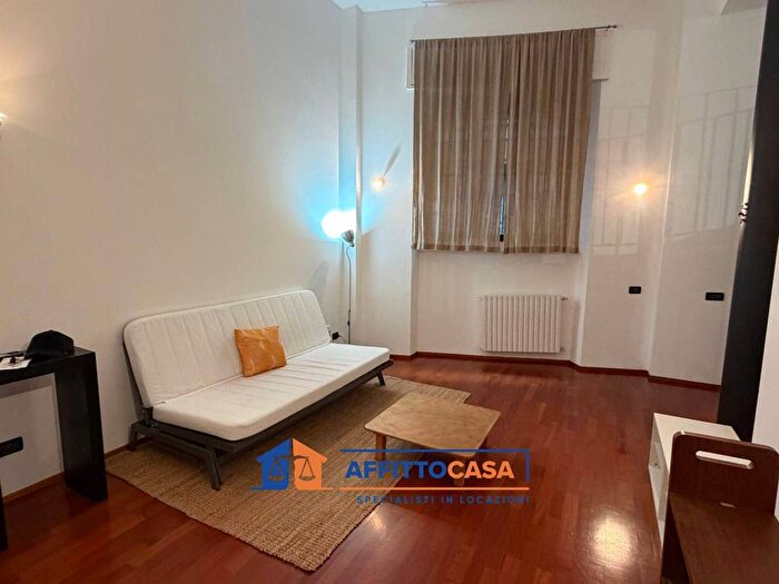 Appartamento trilocale in affitto in Via Aristotile Fioravanti, Paolo Sarpi, Milano