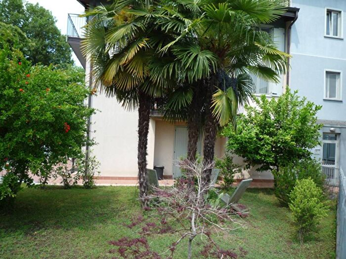 Appartamento trilocale in affitto in Via Simpliciano Falcetta, Lisanza, Sesto Calende