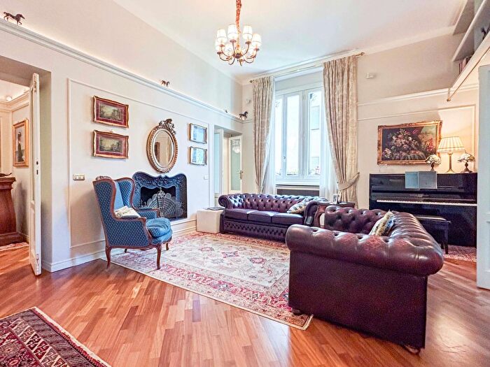 Appartamento con 5 locali in vendita in Via Giordano Bruno, Milano