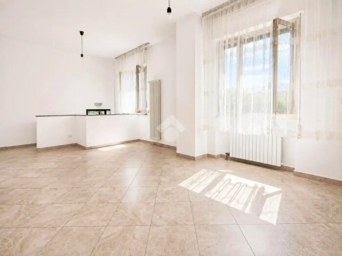Appartamento trilocale in vendita in Via Vercelli, Desio