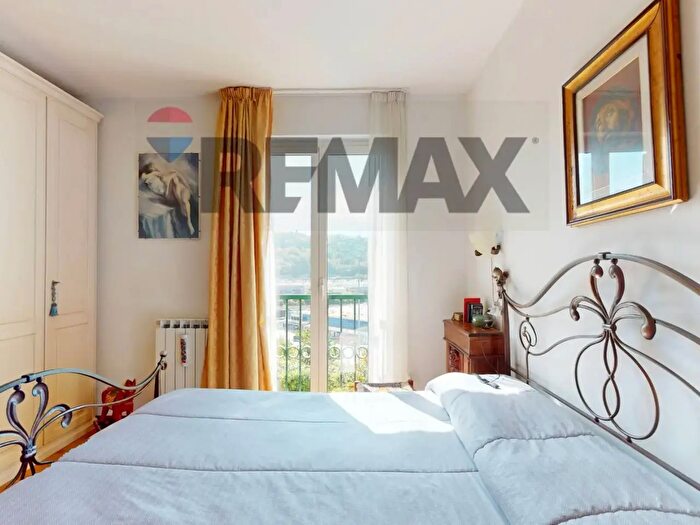 Appartamento con 6 locali in vendita in Via Edoardo Garrone, Genova
