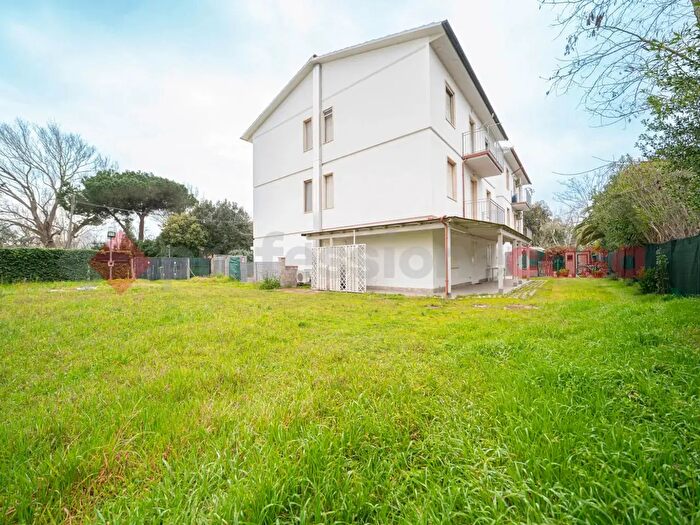 Appartamento trilocale in vendita in Rosignano Marittimo