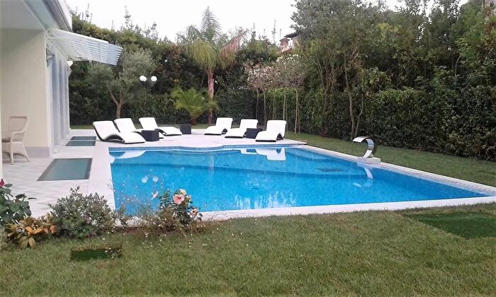 Casa con 15 locali in vendita in Roma Imperiale Forte dei Marmi Lucca, Forte Dei Marmi