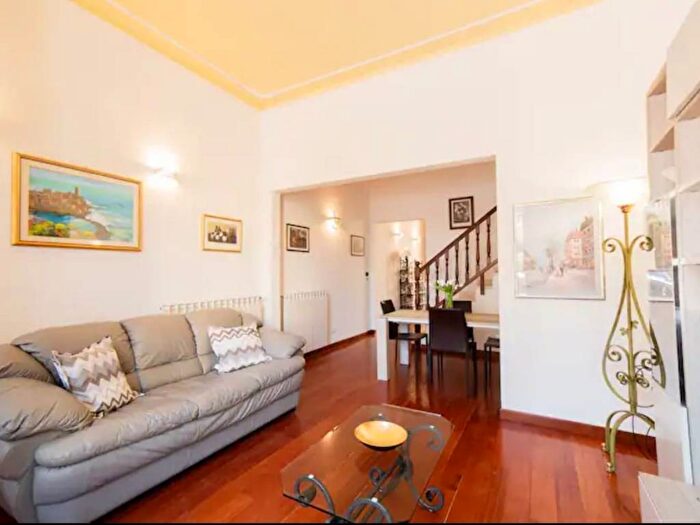 Casa con 6 locali in affitto in Via Fortino, Lido di Camaiore, Camaiore