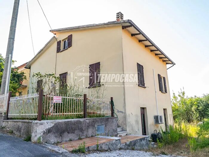 Casa con 5 locali in vendita in Via Don Luigi Sturzo, Terre Roveresche