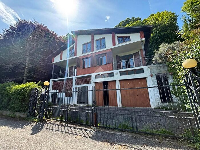 Casa con 9 locali in vendita in Regione Piani, Val di Chy