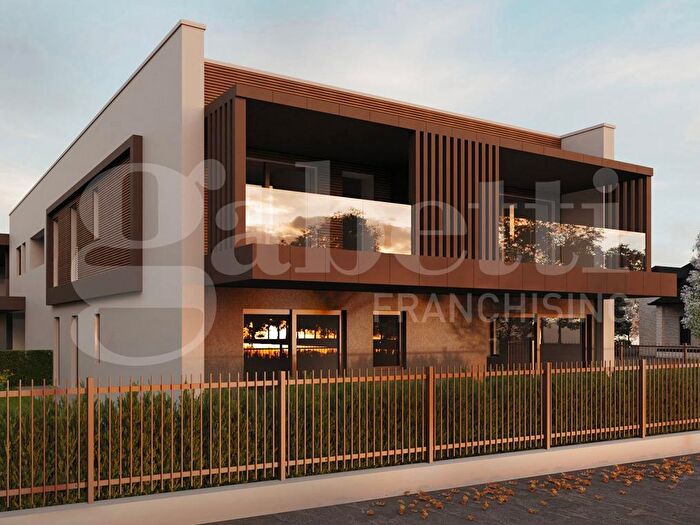 Appartamento con 5 locali in vendita in Via Vanzo, Mogliano Veneto