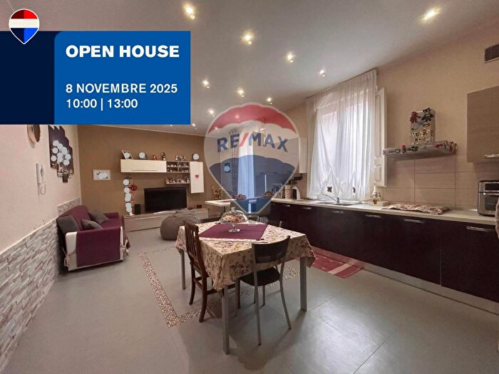 Casa con 5 locali in vendita in Via Dante Alighieri, Aci Catena