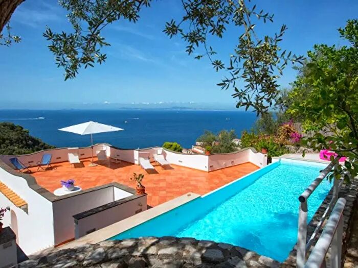 Casa con 6 locali in vendita in Massa Lubrense