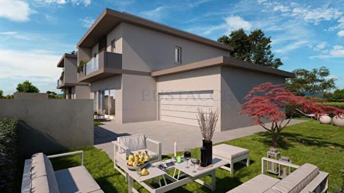 Casa quadrilocale in vendita in Via Giosuè Manenti, Verdello