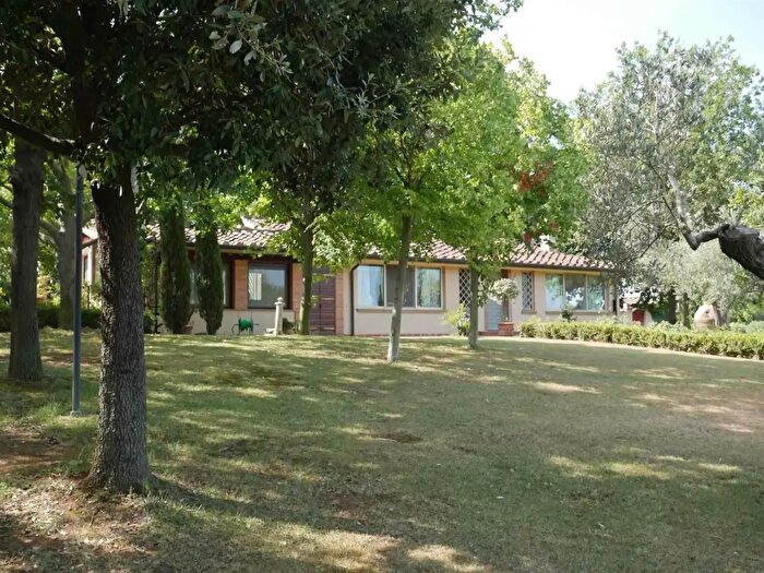 Casa con 6 locali in vendita in Via Terra dei Ceci, Cecina