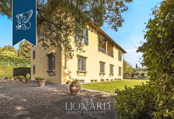 Casa con 8 locali in vendita in Bagno A Ripoli