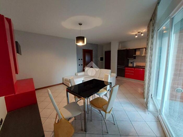 Appartamento bilocale in affitto in Via Eugenio Villoresi, Semicentro Isola, Corbetta